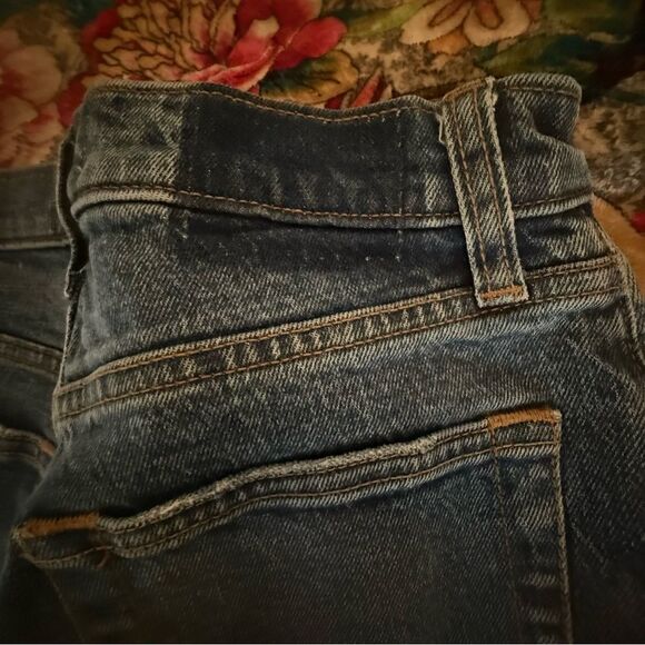 ABERCROMBIE & FITCH women’s The 90’s straight Ultra High Rise distressed denim - Picture 9 of 10